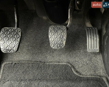 Черный Мазда 5, объемом двигателя 2 л и пробегом 210 тыс. км за 8100 $, фото 37 на Automoto.ua