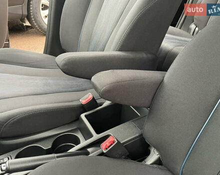 Черный Мазда 5, объемом двигателя 2 л и пробегом 210 тыс. км за 8100 $, фото 30 на Automoto.ua