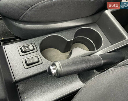 Черный Мазда 5, объемом двигателя 2 л и пробегом 210 тыс. км за 8100 $, фото 43 на Automoto.ua