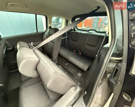 Фиолетовый Мазда 5, объемом двигателя 1.8 л и пробегом 211 тыс. км за 4999 $, фото 9 на Automoto.ua