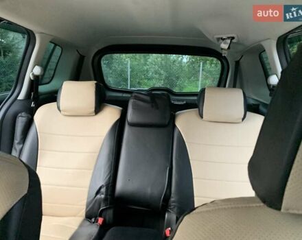 Фиолетовый Мазда 5, объемом двигателя 2 л и пробегом 179 тыс. км за 6400 $, фото 10 на Automoto.ua