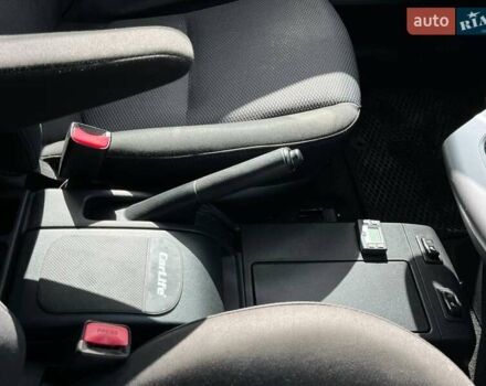 Красный Мазда 5, объемом двигателя 2 л и пробегом 298 тыс. км за 5290 $, фото 10 на Automoto.ua