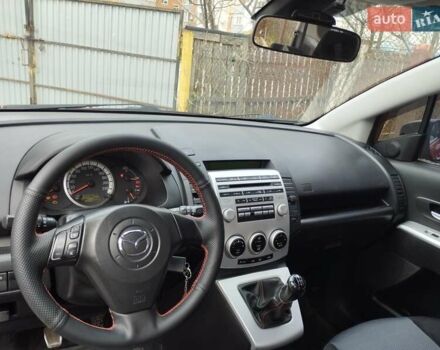Красный Мазда 5, объемом двигателя 2 л и пробегом 342 тыс. км за 4200 $, фото 5 на Automoto.ua
