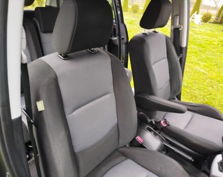 Серый Мазда 5, объемом двигателя 2 л и пробегом 188 тыс. км за 3950 $, фото 21 на Automoto.ua
