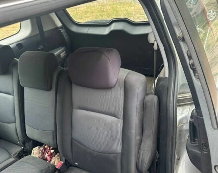 Серый Мазда 5, объемом двигателя 2 л и пробегом 200 тыс. км за 2000 $, фото 3 на Automoto.ua
