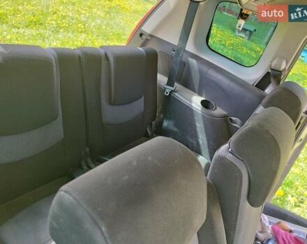 Сірий Мазда 5, об'ємом двигуна 2 л та пробігом 371 тис. км за 4600 $, фото 7 на Automoto.ua