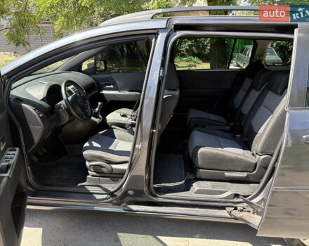 Серый Мазда 5, объемом двигателя 2 л и пробегом 255 тыс. км за 5800 $, фото 11 на Automoto.ua