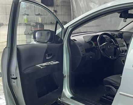 Сірий Мазда 5, об'ємом двигуна 2 л та пробігом 240 тис. км за 3200 $, фото 4 на Automoto.ua