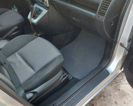 Серый Мазда 5, объемом двигателя 2 л и пробегом 277 тыс. км за 5500 $, фото 9 на Automoto.ua