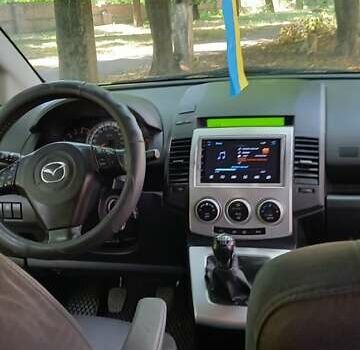 Серый Мазда 5, объемом двигателя 2 л и пробегом 232 тыс. км за 5000 $, фото 8 на Automoto.ua
