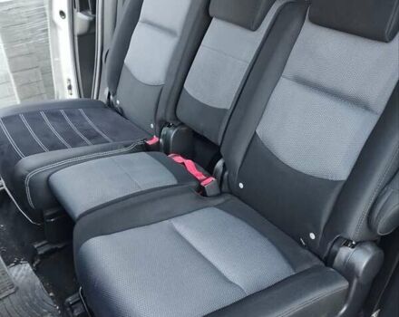 Сірий Мазда 5, об'ємом двигуна 2 л та пробігом 286 тис. км за 5400 $, фото 26 на Automoto.ua