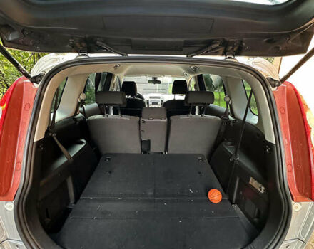 Сірий Мазда 5, об'ємом двигуна 2.01 л та пробігом 228 тис. км за 4950 $, фото 9 на Automoto.ua