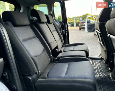 Серый Мазда 5, объемом двигателя 2 л и пробегом 256 тыс. км за 5599 $, фото 74 на Automoto.ua