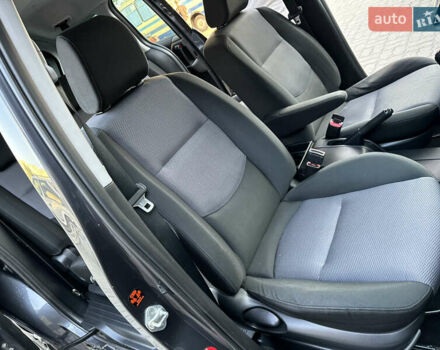 Серый Мазда 5, объемом двигателя 2 л и пробегом 256 тыс. км за 5599 $, фото 64 на Automoto.ua