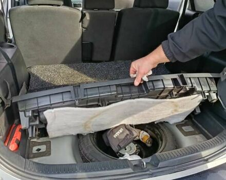 Сірий Мазда 5, об'ємом двигуна 1.8 л та пробігом 244 тис. км за 5100 $, фото 9 на Automoto.ua