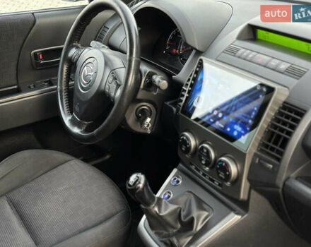 Сірий Мазда 5, об'ємом двигуна 2 л та пробігом 276 тис. км за 4900 $, фото 16 на Automoto.ua