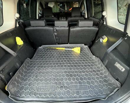 Серый Мазда 5, объемом двигателя 2 л и пробегом 250 тыс. км за 6999 $, фото 8 на Automoto.ua