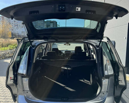 Серый Мазда 5, объемом двигателя 2 л и пробегом 177 тыс. км за 7500 $, фото 43 на Automoto.ua