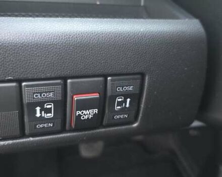 Сірий Мазда 5, об'ємом двигуна 2 л та пробігом 236 тис. км за 6700 $, фото 19 на Automoto.ua