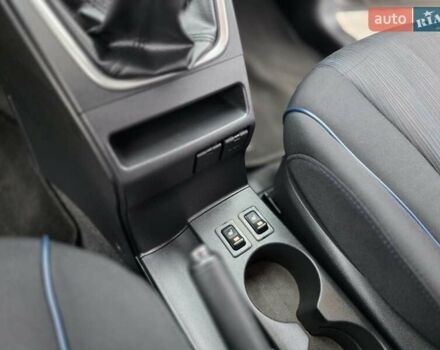 Серый Мазда 5, объемом двигателя 2 л и пробегом 280 тыс. км за 6650 $, фото 39 на Automoto.ua