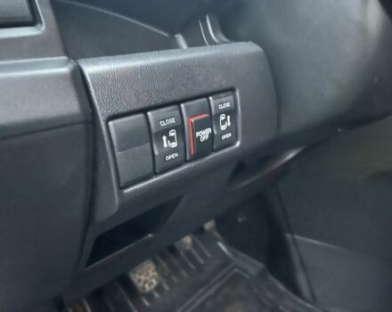 Сірий Мазда 5, об'ємом двигуна 1.6 л та пробігом 152 тис. км за 7700 $, фото 12 на Automoto.ua