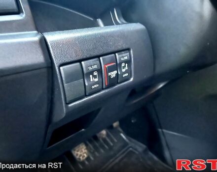 Сірий Мазда 5, об'ємом двигуна 1.6 л та пробігом 152 тис. км за 7700 $, фото 6 на Automoto.ua