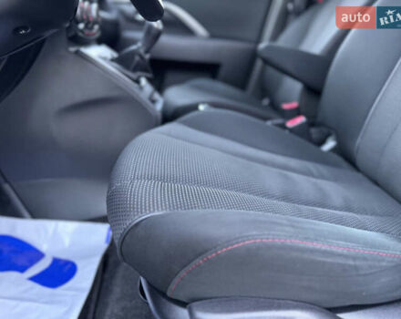 Сірий Мазда 5, об'ємом двигуна 2 л та пробігом 181 тис. км за 11000 $, фото 21 на Automoto.ua