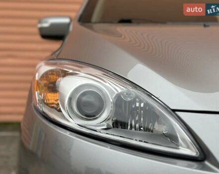 Серый Мазда 5, объемом двигателя 2.5 л и пробегом 42 тыс. км за 15990 $, фото 3 на Automoto.ua