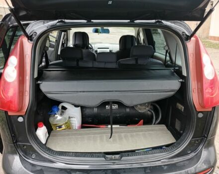 Серый Мазда 5, объемом двигателя 1.8 л и пробегом 258 тыс. км за 4500 $, фото 5 на Automoto.ua