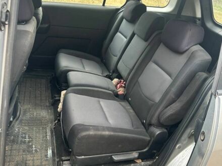 Сірий Мазда 5, об'ємом двигуна 2 л та пробігом 200 тис. км за 2000 $, фото 1 на Automoto.ua