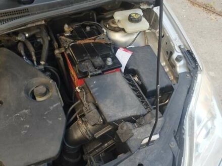 Мазда 5 2008 в Тернополе на Automoto.ua Серый Мазда 5, объемом двигателя 2 л и пробегом 235 тыс. км за 6350 $, фото 1 на Automoto.ua