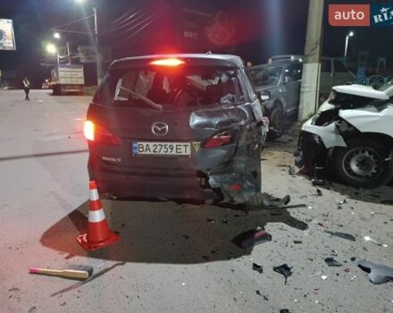 Сірий Мазда 5, об'ємом двигуна 2 л та пробігом 250 тис. км за 1650 $, фото 1 на Automoto.ua