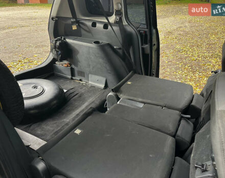 Синій Мазда 5, об'ємом двигуна 2 л та пробігом 229 тис. км за 4900 $, фото 17 на Automoto.ua