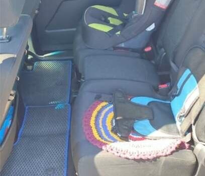 Синій Мазда 5, об'ємом двигуна 1.8 л та пробігом 220 тис. км за 5700 $, фото 6 на Automoto.ua