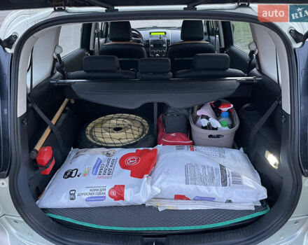 Зелений Мазда 5, об'ємом двигуна 2 л та пробігом 280 тис. км за 6000 $, фото 31 на Automoto.ua