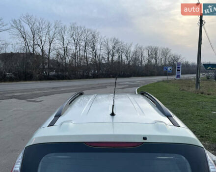 Зелений Мазда 5, об'ємом двигуна 2 л та пробігом 280 тис. км за 6000 $, фото 25 на Automoto.ua