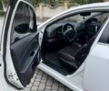 Белый Мазда 6, объемом двигателя 2 л и пробегом 165 тыс. км за 8000 $, фото 4 на Automoto.ua