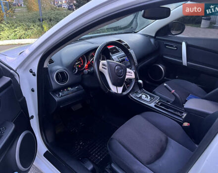 Білий Мазда 6, об'ємом двигуна 2 л та пробігом 266 тис. км за 6600 $, фото 21 на Automoto.ua