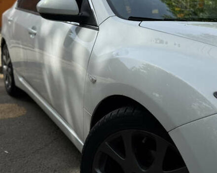 Белый Мазда 6, объемом двигателя 2.5 л и пробегом 236 тыс. км за 7999 $, фото 6 на Automoto.ua