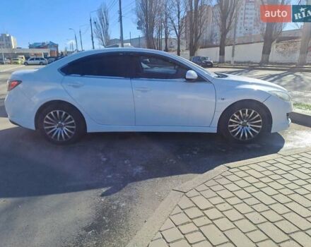 Білий Мазда 6, об'ємом двигуна 2 л та пробігом 201 тис. км за 6900 $, фото 2 на Automoto.ua