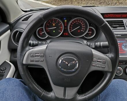 Білий Мазда 6, об'ємом двигуна 2 л та пробігом 185 тис. км за 7200 $, фото 16 на Automoto.ua