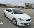 Белый Мазда 6, объемом двигателя 2 л и пробегом 300 тыс. км за 6750 $, фото 1 на Automoto.ua