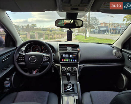 Білий Мазда 6, об'ємом двигуна 2 л та пробігом 236 тис. км за 9200 $, фото 6 на Automoto.ua