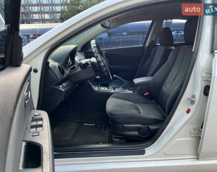 Белый Мазда 6, объемом двигателя 2 л и пробегом 255 тыс. км за 6900 $, фото 19 на Automoto.ua