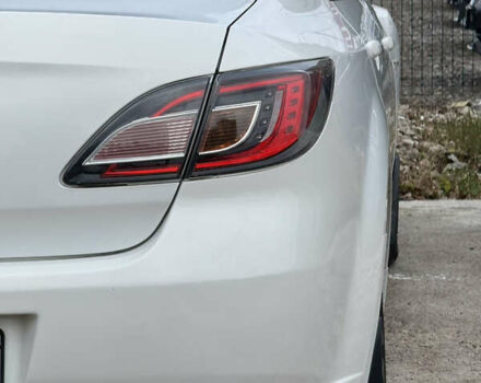 Білий Мазда 6, об'ємом двигуна 2 л та пробігом 182 тис. км за 7500 $, фото 61 на Automoto.ua