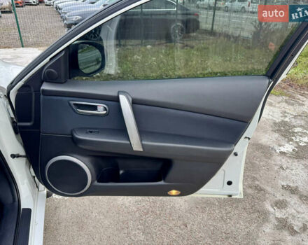 Білий Мазда 6, об'ємом двигуна 2 л та пробігом 182 тис. км за 7500 $, фото 36 на Automoto.ua