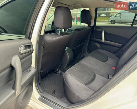 Білий Мазда 6, об'ємом двигуна 2 л та пробігом 182 тис. км за 7500 $, фото 9 на Automoto.ua