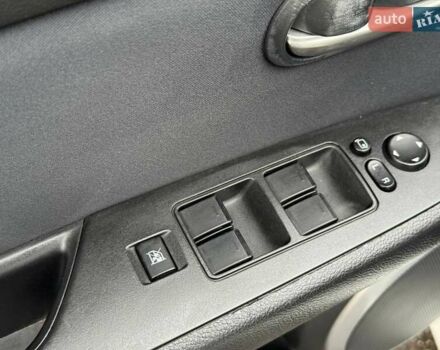 Белый Мазда 6, объемом двигателя 2 л и пробегом 197 тыс. км за 7200 $, фото 15 на Automoto.ua