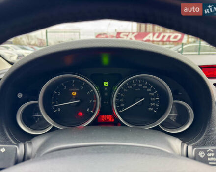 Білий Мазда 6, об'ємом двигуна 2 л та пробігом 182 тис. км за 7500 $, фото 20 на Automoto.ua