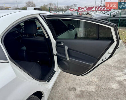 Білий Мазда 6, об'ємом двигуна 2 л та пробігом 182 тис. км за 7500 $, фото 31 на Automoto.ua